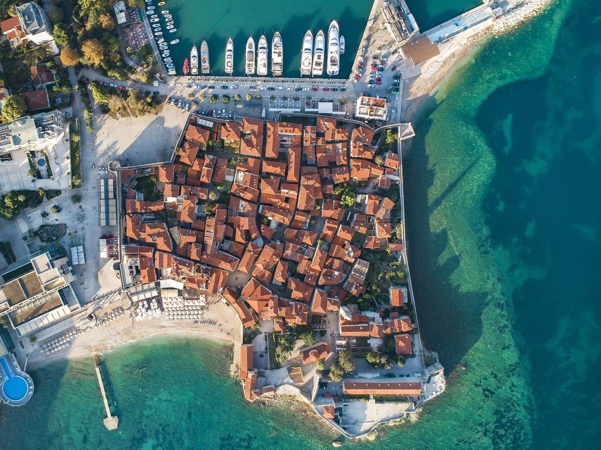 Three bedrooms apartment in Budva Old town